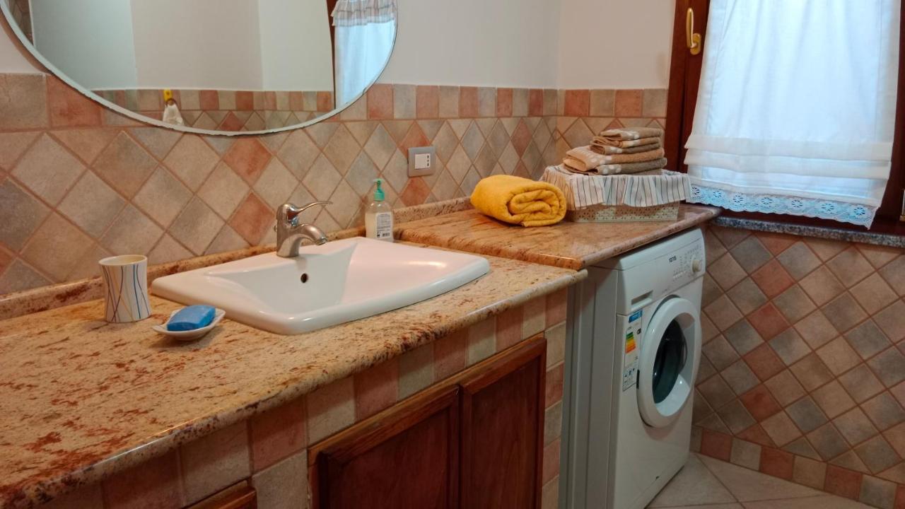 Flamingo House Apartment Cabras Bagian luar foto